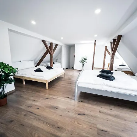 Apartman Schickes Fur Bis Zu 10 Personen - 4 Einzelbetten & 3 Doppelbetten *