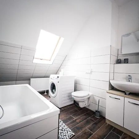 Apartman Schickes Fur Bis Zu 10 Personen - 4 Einzelbetten & 3 Doppelbetten Lipcse