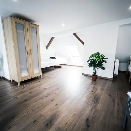 Apartman Schickes Fur Bis Zu 10 Personen - 4 Einzelbetten & 3 Doppelbetten *